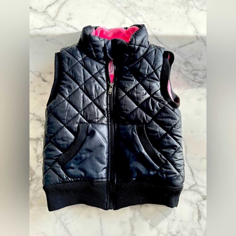 Girls Triple Flip Puffer Vest (TF size Four = US Girls 8-10). Like new!
